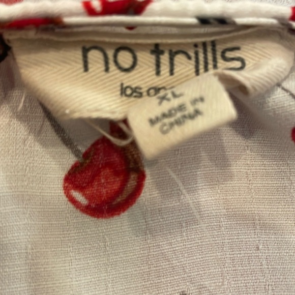 No frills cherry crop top size XL - Picture 3 of 3